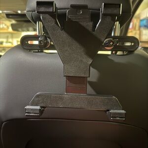 Okra 360° Degree Adjustable Rotating Headrest Car Seat Mount Holder.